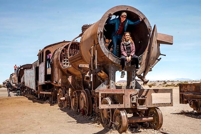 Uyuni: 3 day-tour, salt flats & surrealistic deserts