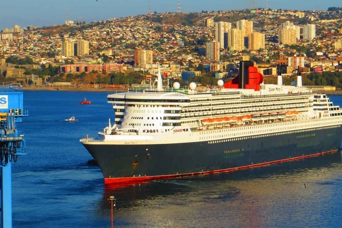 Valparaiso Cruise Port to Santiago Tour & Emiliana Vineyard