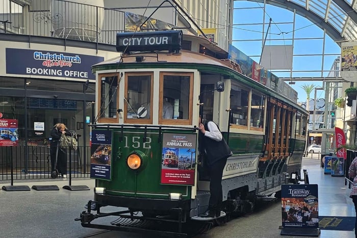 Christchurch Sightseeing & Lyttelton Harbour Tour