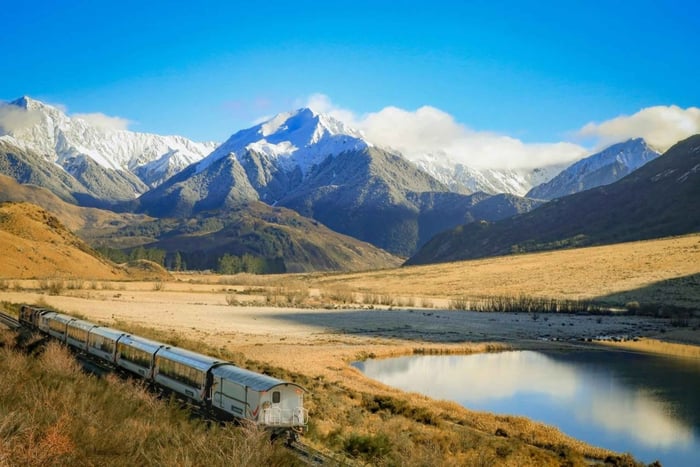Excursión de ida de Franz Josef a Christchurch con tren TranzAlpine incluido.