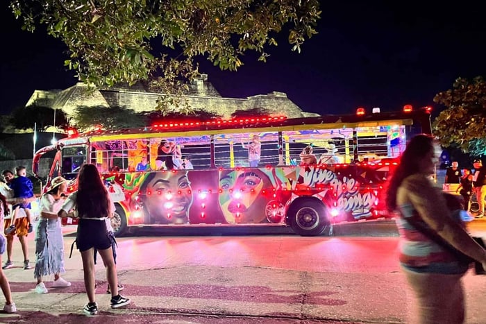 Maaginen yö Party Bus -kokemus Cartagenassa