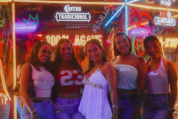 Anti-Provenza - Barrio Colombia Tour