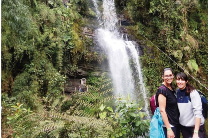 Bogotá: yoga en la cascada La Chorrera y baño de bosque