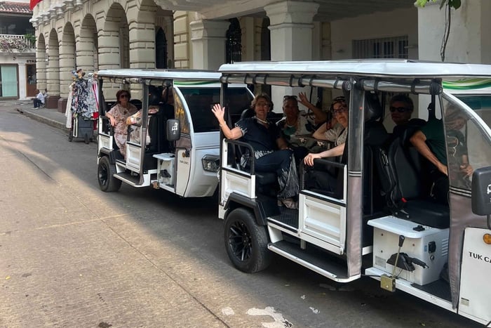 Cartagena de Indias: Historic Center and Colonial Plazas City Tour
