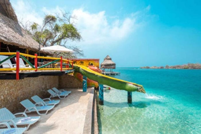 Cartagena: Heldag på Lizamar-ön, perfekt för familjer
