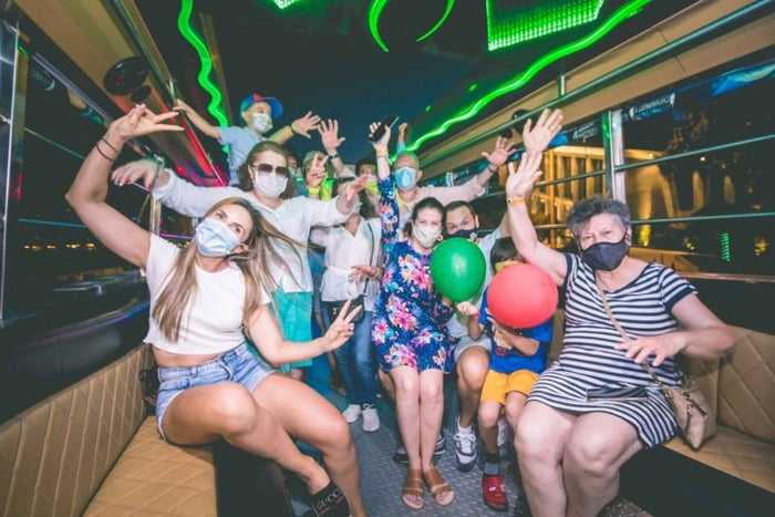 Cartagena: Limousine Chiva Rumba VIP