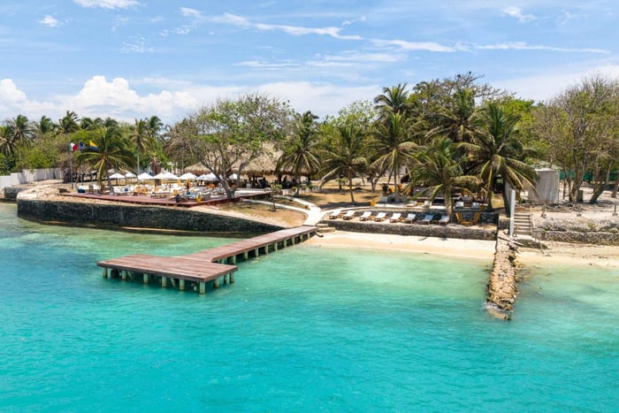 Cartagena: Premium Boat Tour Rosario Islands with Lunch at Capri Beach Club