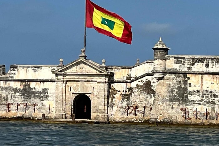 Cartagena: Excursão de Barco Particular até Fortalezas Coloniais Espanholas