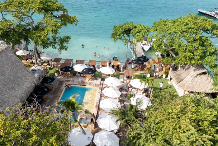 Cartagena: Rosario Islands Daypass Ibbiza Island Beach Club