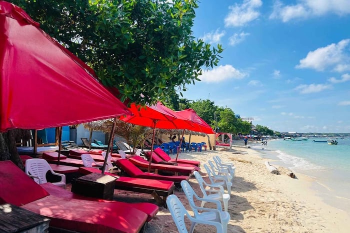 Cartagena: Auringonlasku Barùn rannoilla ja juhlat South Beach -klubilla