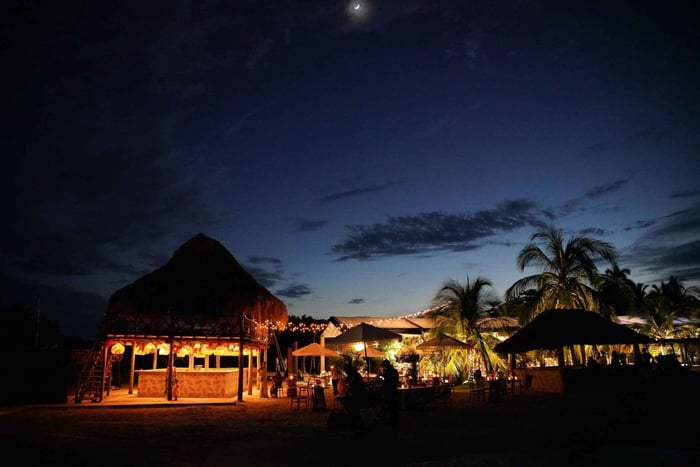 Cartagena: Middag på Tierra Bomba-stranden med DJ og bådtur