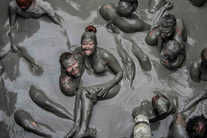Cartagena: Totumo Mud Volcano, Beach, Coco, & Guide Tour