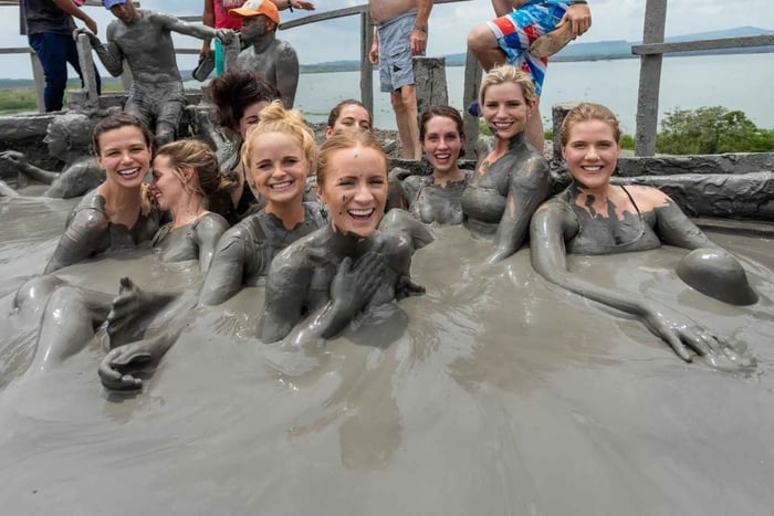 Cartagena: Totumo Mud Volcano Sightseeing Tour with Mud Bath and Beach Club
