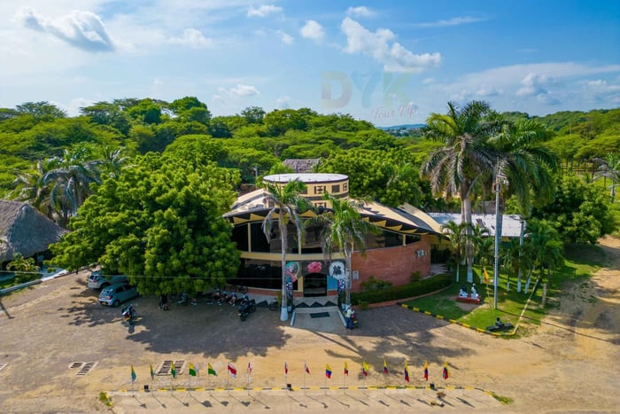 Cartagenafrom:Barranquilla citytour, breakfast and lunch.