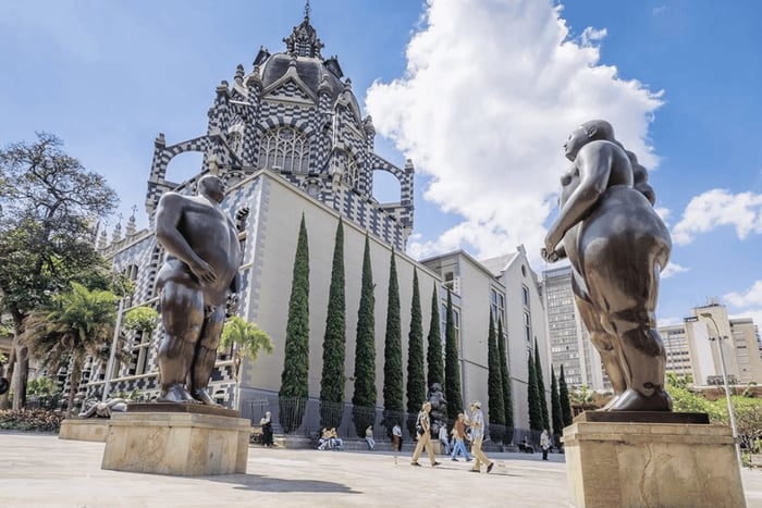 Medellín: 3-tägige Tour durch Comuna 13, Guatapé und eine Farm