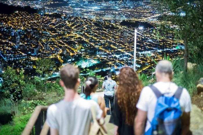 Medellín: Comuna 8 Transformation & Urban Coffee Farm Tour