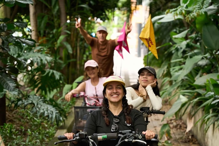 Medellín : Pueblito Paisa, visite guidée en tricycle électrique