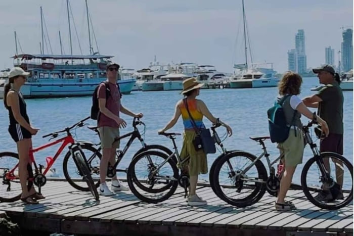 Novo! Passeio de bicicleta ao pôr do sol pela baía de Cartagena e Getsemaní