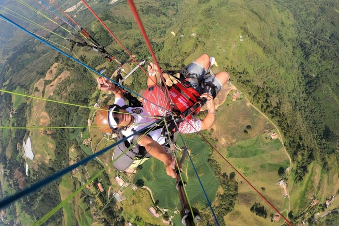 Paragliding near Medellín San Felix: Flight with GoPro Photos and Videos