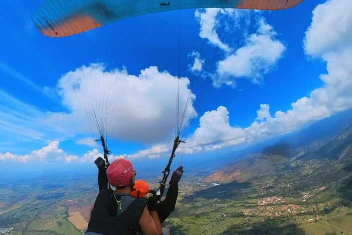 Parapente em Piedechinche com vídeo HD incluído