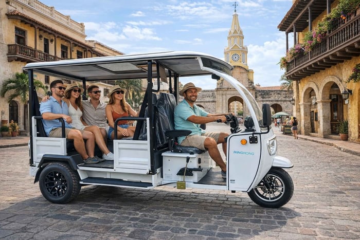 Privat bytur i tuk-tuk + fælles tur ved solnedgang i Cartagena-bugten