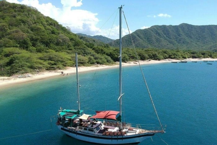 Santa Marta: Velejar até Bahía Concha com Almoço e Mergulho com Snorkel