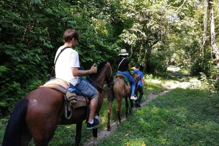 Santa Marta: Horseback riding on Los Naranjos beach Tayrona