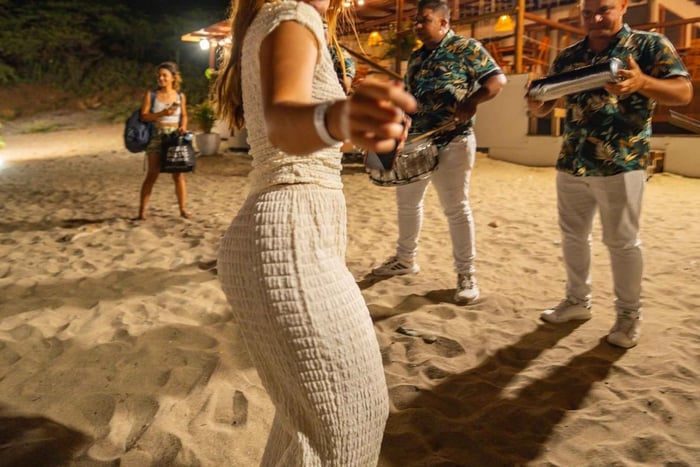 Santa Marta: Sunset White Party Catamaran & Beach Club