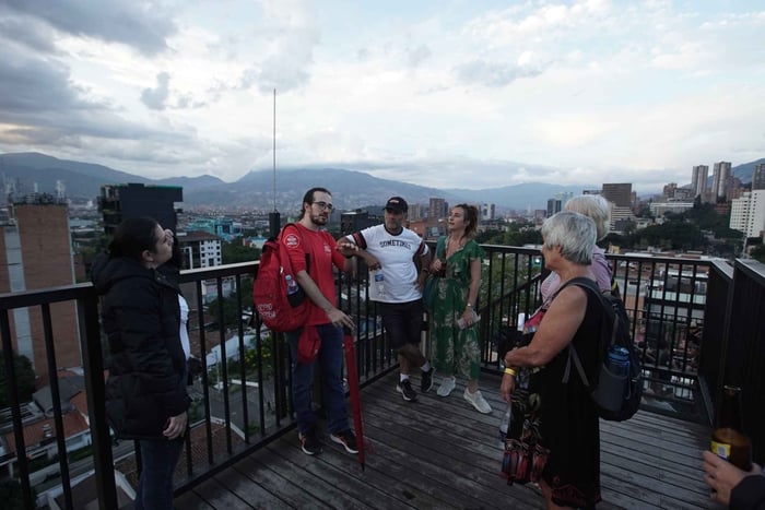 Visite partagée des quartiers de Poblado, Provenza et Manila