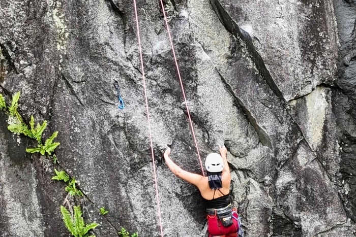 Escalada esportiva em rocha perto de Medellín