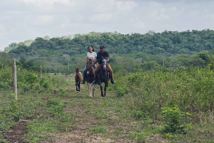 Turbaco: Macondo Tour – Quad Bikes, Horses, and Shooting Range