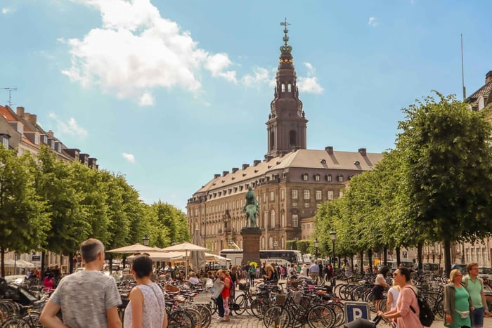 Kööpenhamina: Christiansborg 2 tunnin opaskierros – Valtan keskus