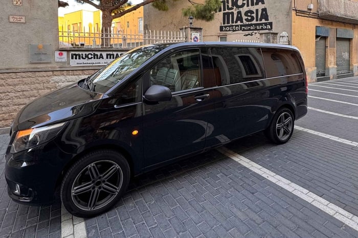 Barcelona airport: Private Transfer to Salou