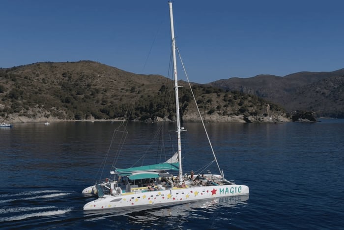 Katamaran-Ausflug von Palamós zu den Formigues-Inseln und nach Cap Roig