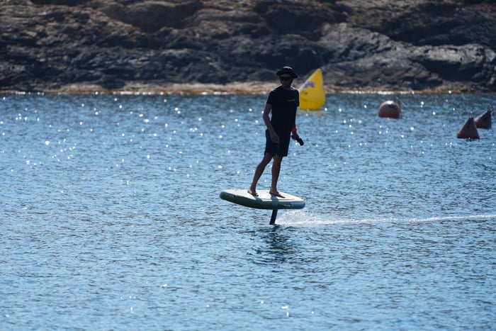 Aulas de E-Foil para todos os níveis em Begur