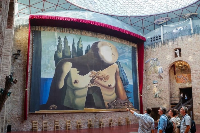 De Barcelona: Passeio Particular em Cadaqués, Museu Dalí e Celler