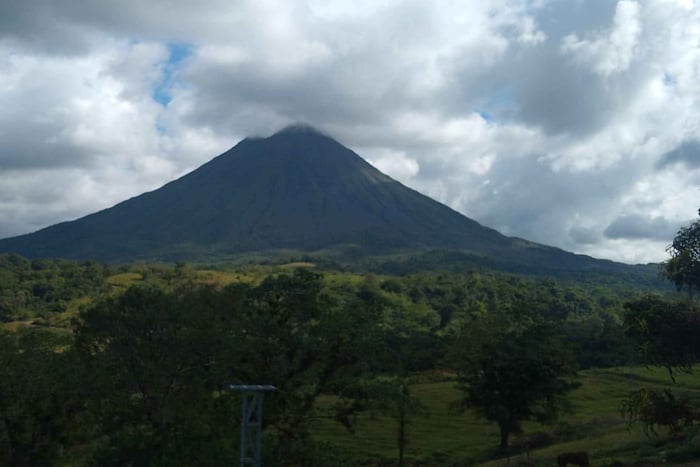 Arenal Inspirations Mini Combo Sloth Park & Arenal Volcano