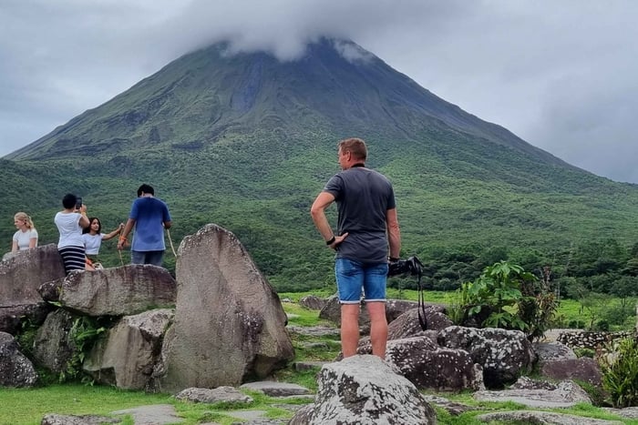 Arenal Volcano: El Silencio Trail Guided Hike