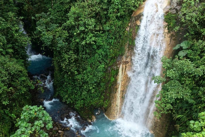 Bajos del Toro: ruta de senderismo guiada a las cataratas azules