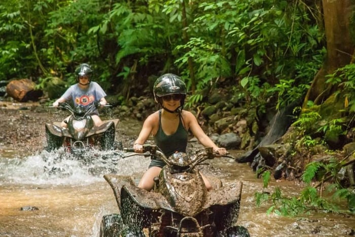 Jaco: avventura ATV di 2 ore e tour delle cascate