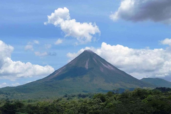 Jaco: Arenal-vulkaan, Fortuna-waterval en warmwaterbronnen-tour