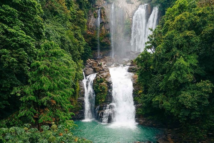 Manuel Antonio: Wanderung & Schwimmen an den Nauyaca-Wasserfällen