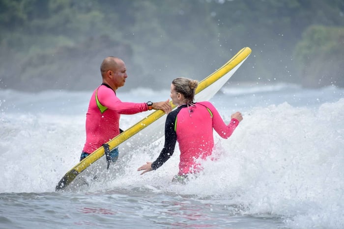Clases de surf en Manuel Antonio