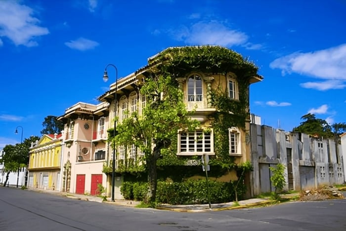 San Jose : Must-See Sites Walking Tour With A Guide