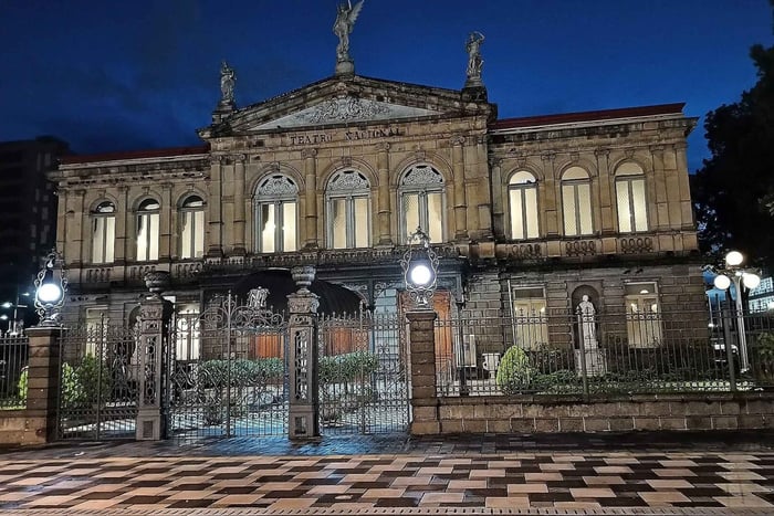 San José Tour: Theatre, Gold Museum and Specialty Coffee