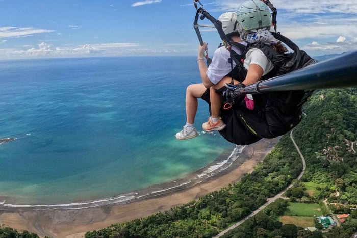 Tandem Paragliding In Dominical