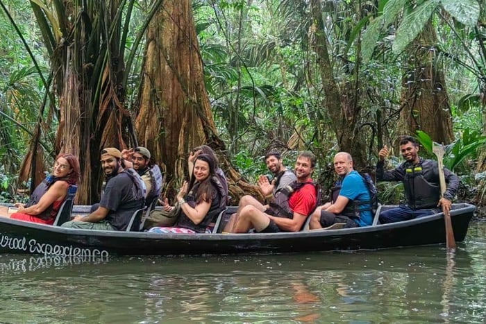 Tortuguero: Passeio de canoa no Parque Nacional Tortuguero