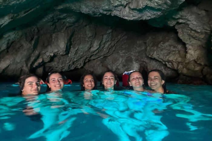 Dubrownik: wycieczka do Błękitnej Jaskini i 7 jaskiń (4 godz.) + napoje i snorkeling