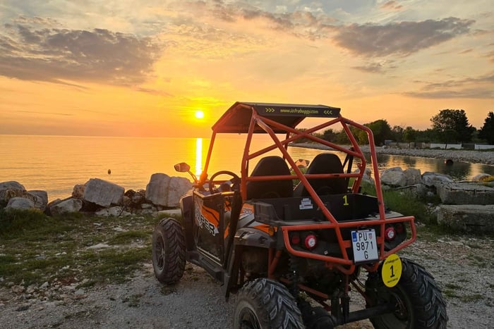 Fažana: 3-stündige Buggy-Tour bei Sonnenuntergang mit Gratis-Drink an der Strandbar