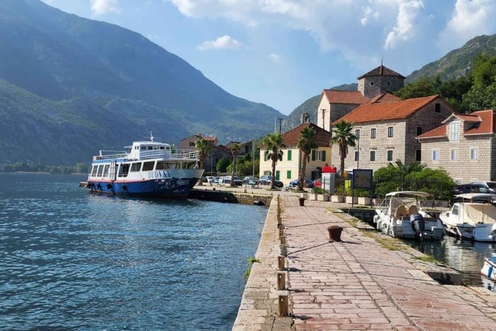Från Budva/Kotor: Båttur till Blå grotta, Kotor och mer